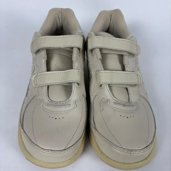 New Balance 577 Light tan Leather, Velcro Strap Athletic Walking Shoes 8.5 - Picture 2 of 9